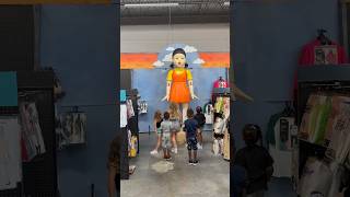 Kids play red light green light in the store #shorts