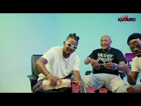 DUPLA GELADO DE MÚCUA FEAT JOHN TROUBLE - NOSSA CUNHADA (PERFORMANCE)