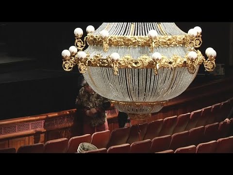 オペラ座の怪人』の舞台裏 (Behind the Scenes of The Phantom of the Opera)