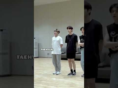 \177 cm\ Taehyun being tiny beside other members...#txt