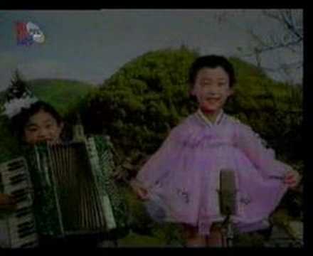 sjeverokorejski klinci pjevaju o titu