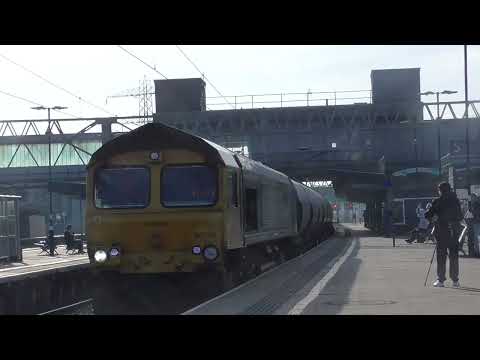 Stafford Railway Station 66742 GBRf passing P5 on 6M90 on 8th March 2025