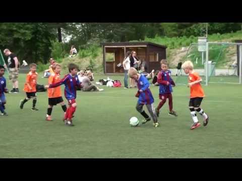 Fotboll: Helenelund (grön) - Rotebro (Gul) 26/5-13