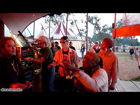 KING SHILOH ft black omolo - DC Riddim pt4  'Living In Love & Peace  @ Dubwise village (nl) 170618