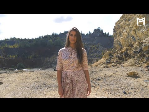 Naomi Sturza - Cine ești?