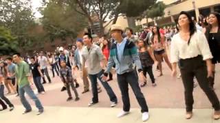 Download lagu Can't take my eyes off you Flash Mob. mp3