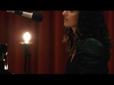 LAILA BIALI - A Case of You (Joni Mitchell cover) - Live off the Floor