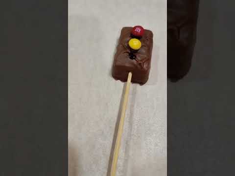 Party Snacks~Traffic light 🚥~ Cars theme #partysnack #snickers #M&M