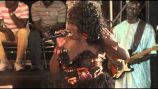 Youssou N'dour & Neneh Cherry - 7 Seconds video