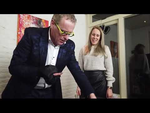 Saturn Magic - The Finger (Gimmicks and Online Instructions) by Leo Smetsers - Trick