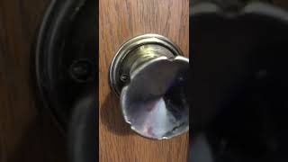 How to unlock Twist knob lock