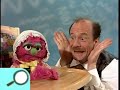 Noggin S Show Tell How Do You Play With A Baby Elmo S World