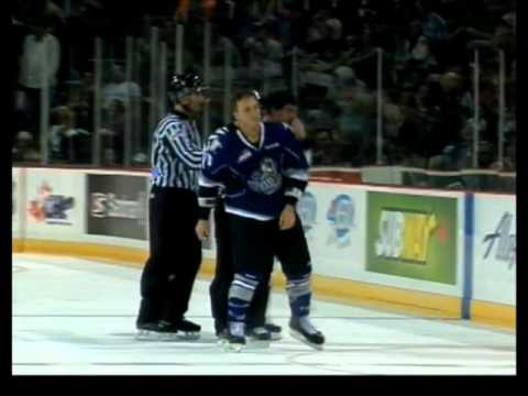 Jesse Zgraggen vs Jordan Martinook Sep 23, 2011