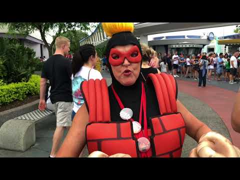 Incredible Tomorrowland Expo Super Super Fan official cosplayer