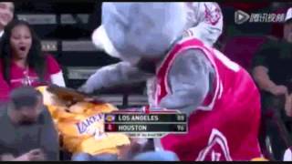 Rockets Mascot 'Clutch' SMASHES Lakers fan with cake