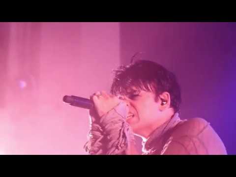 Videoclip de Pray for the Pain You Serve — Gary Numan