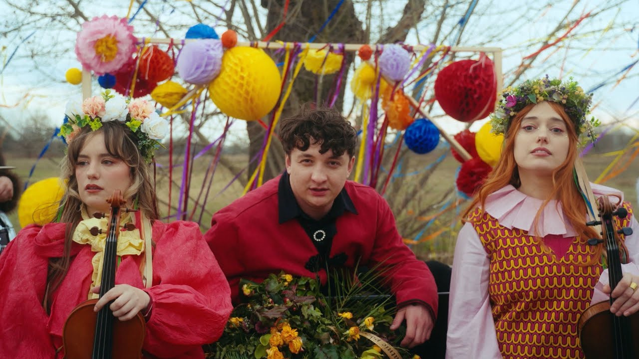 „Jakoś to będzie” – nowy utwór Wojtka Szumańskiego o tym, co czuje większość z nas