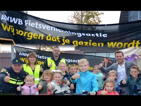 Rijswijks Dagblad Fiets-Check bij korfbalvereniging Refleks