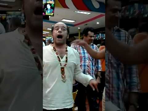 Trespalacios bailando en la troja