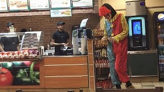 KILLER CLOWN PRANK IN SUBWAY!!