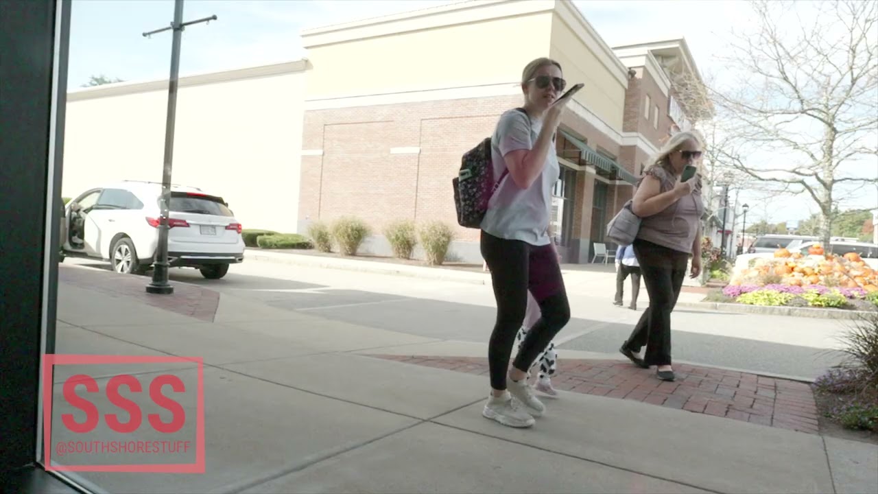 Exploring Burton’s New Fall Menu at Derby Street – 20 Years in Hingham, MA!