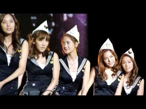 SMTOWN LIVE LA 2010 * SNSD - "GENIE" super sexy!!!