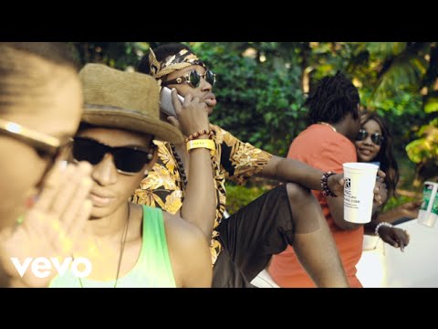 Belle 9 - Burger Movie Selfie