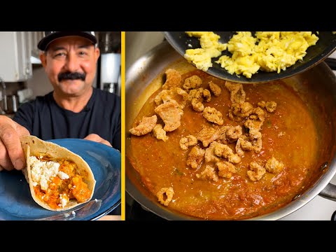 How to Make Chicharrón en Salsa con Huevos (Pork Crackling & Eggs Breakfast Tacos are DELICIOUS)