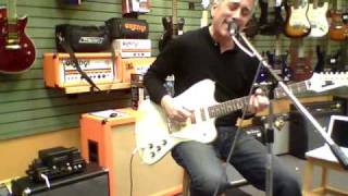 Video thumbnail for Traynor DarkHorse DH15H amp + DHX12 camp DEMO - 2 watt setting by Long & McQuade Musical Instruments