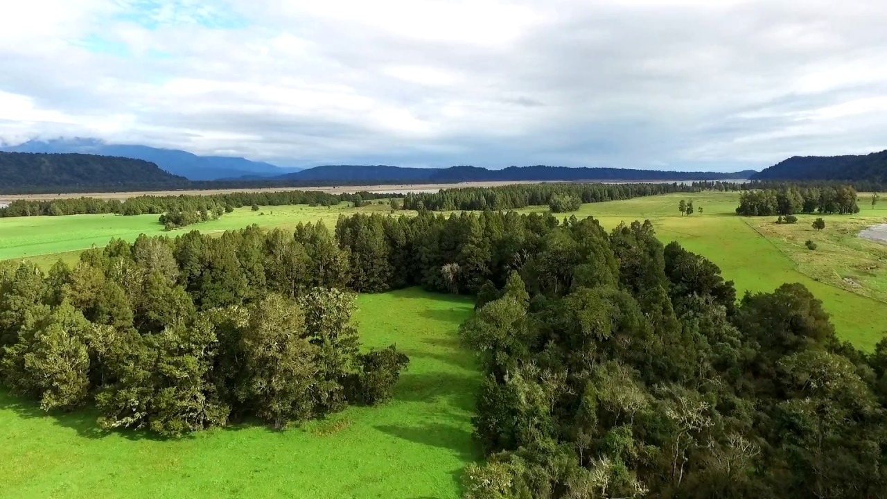 Enjoy the panoramic views from Fox Glacier View Point