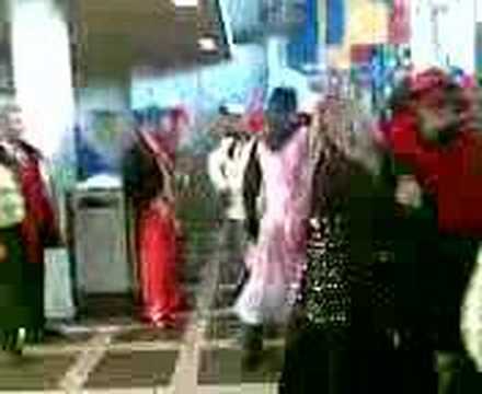 Carnaval venlo station bloemenshop_2