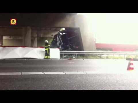 De plek van het ongeluk: vrachtwagenchauffer overleden op A17