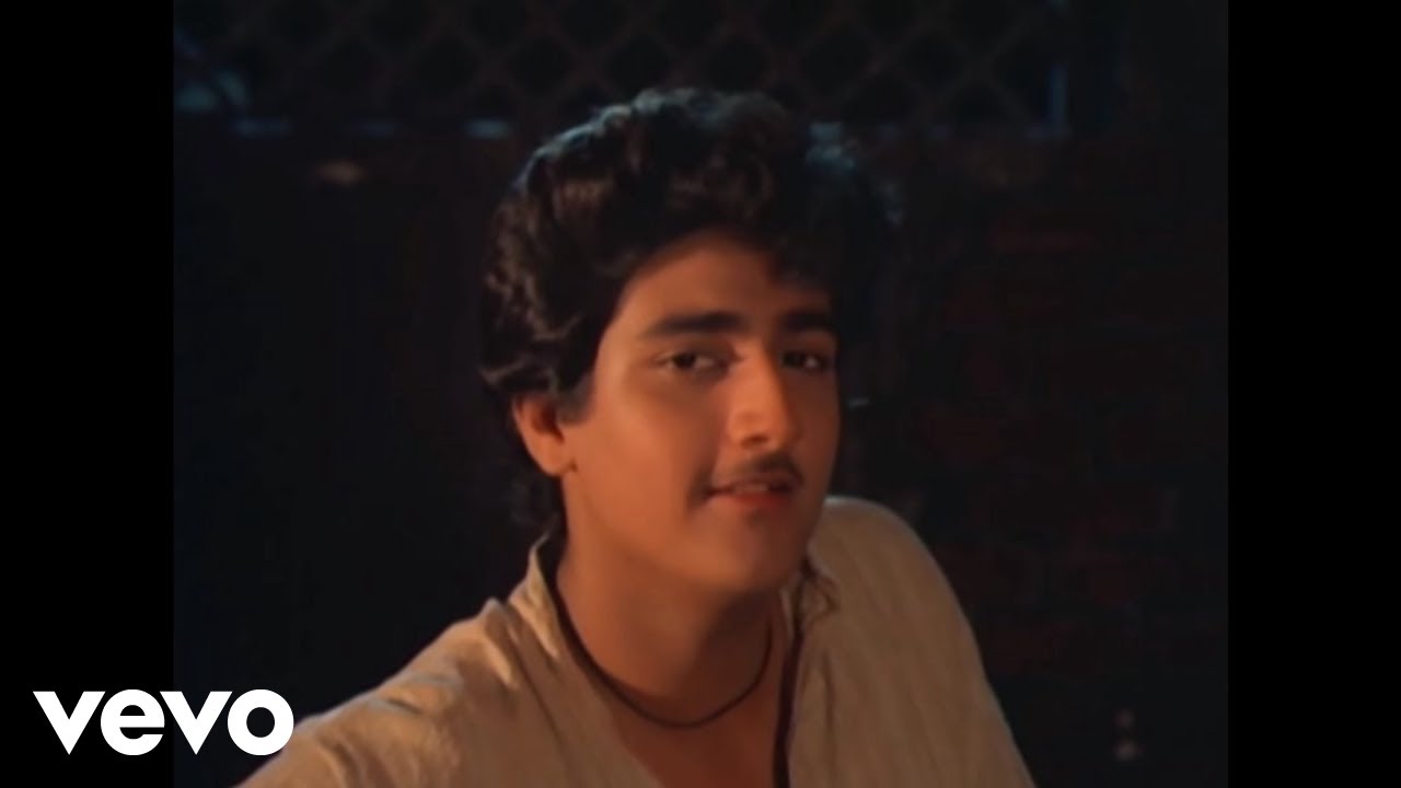 Nile Nile Ambar Par Chaand Jab Aaye Lyrics | Kalakaar | Kishore Kumar | Kalyanji Anandji