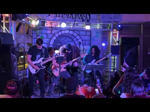 SAVAGE and FABIO LIONE / Eagle Fly Free / Espantapájaros Karaoke Bar, Valparaíso. Chile (14/01/2023)