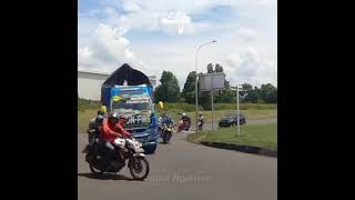 Download lagu story' wa Truck oleng mp3 Download lagu story' wa Truck oleng mp3