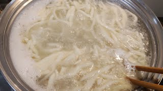 ②本日の無添加ごはん。薄力粉と水と塩だけで作るうどん。麺棒なしでもいけます。皇暦2686年5月12日撮影。