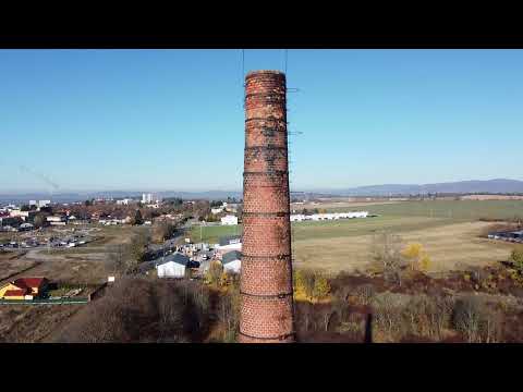 Tehlový komín - Levice
