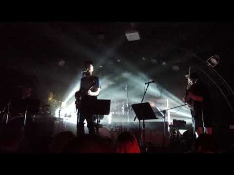 Waglewski Fisz Emade - Człowiek Ćma (live at Czerwony Fortepian)