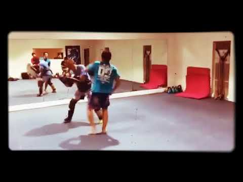 ストラッグル   トレーニング動画 根津優太左ミドルキック連打！