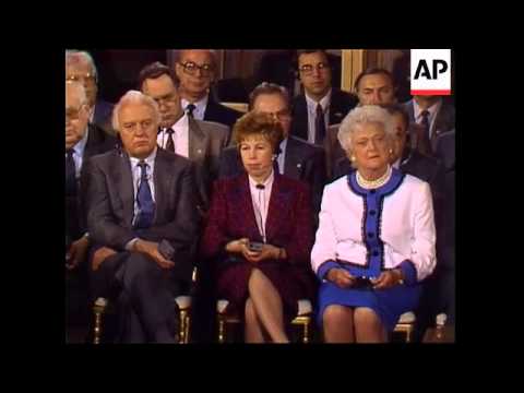 President George H.W. Bush and Soviet Union leader Mikhail Gorbachev held their final news conferenc