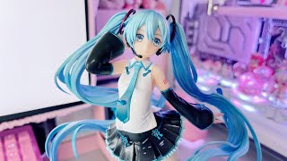 Video thumbnail for Enruiunni's unboxing video: Vocaloid - Hatsune Miku V4 Chinese Ver 1/8 Scale by Good Smile Company by Enruiunni