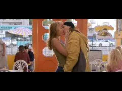 Jay and Silent Bob Strike Back, Jay massive erection