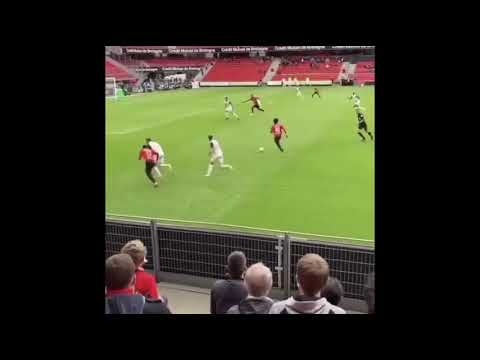 Eduardo Camaving goal vs Montpellier