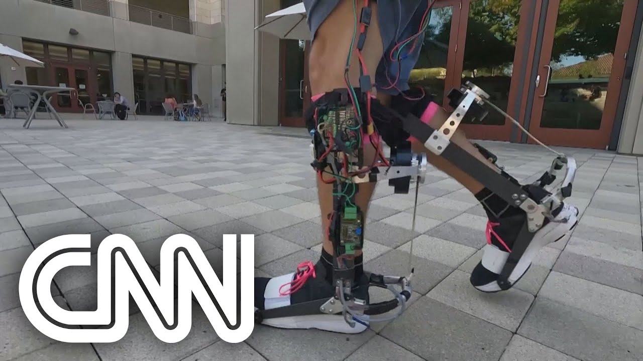 Exoesqueleto para pessoas com dificuldade de locomoção apresenta bons resultados | CNN SÁBADO