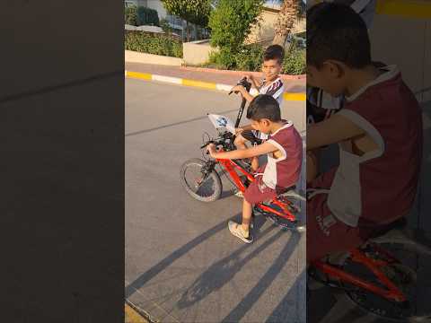 سباق الدراجات مع الأطفال 🤣 #عباس فيراري