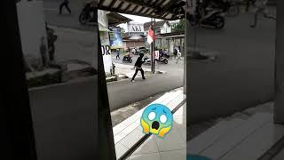 Download lagu Tawuran Antar SMA Terjadi Dipasar Medono #shorts#tawuran mp3