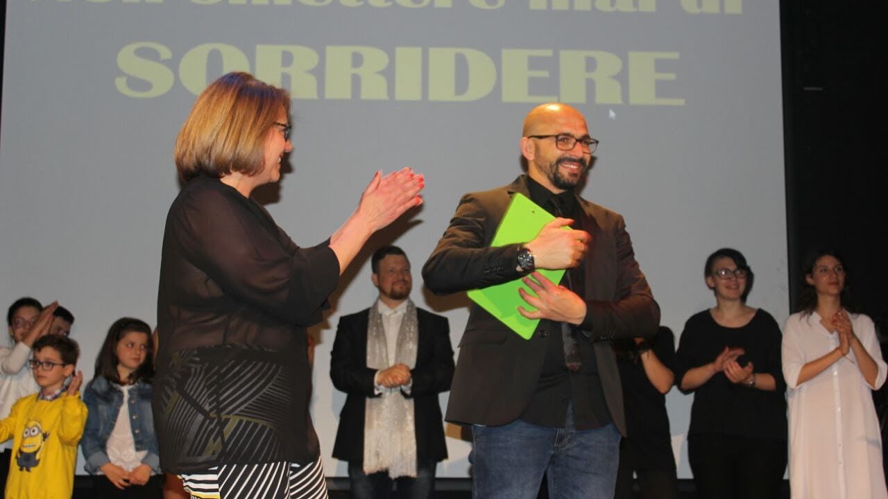 Watch Now trailer non smettere mai di Sorridere trailer non smettere mai di Sorridere