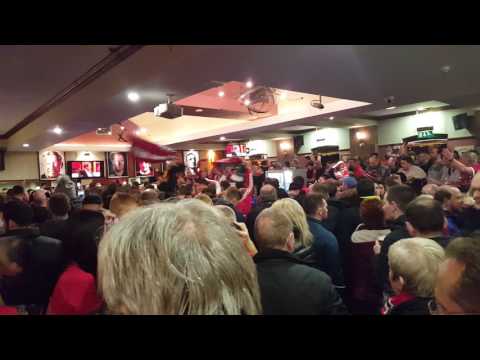 2017-02-16 Manchester UNITED fans before Saint-Etienne match in Bishop Blaize 3