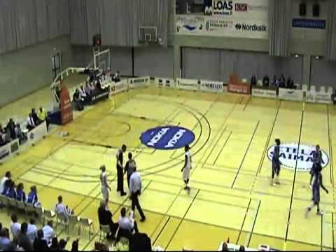 Lisa Lee -   Catz vs Peka  2011