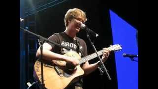 Front Row @ Vidcon ~ Hank Green Favorite Pony